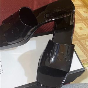 Gucci rubber slide sandal size 39 = size 9